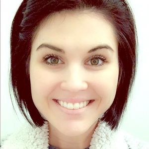Meet your Posher, Courtney